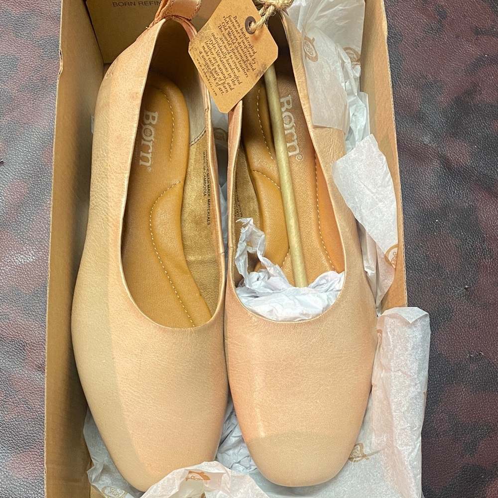 Born women's flats